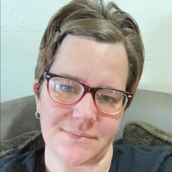 Meet your Posher, Whitney - Picture 1 of 1